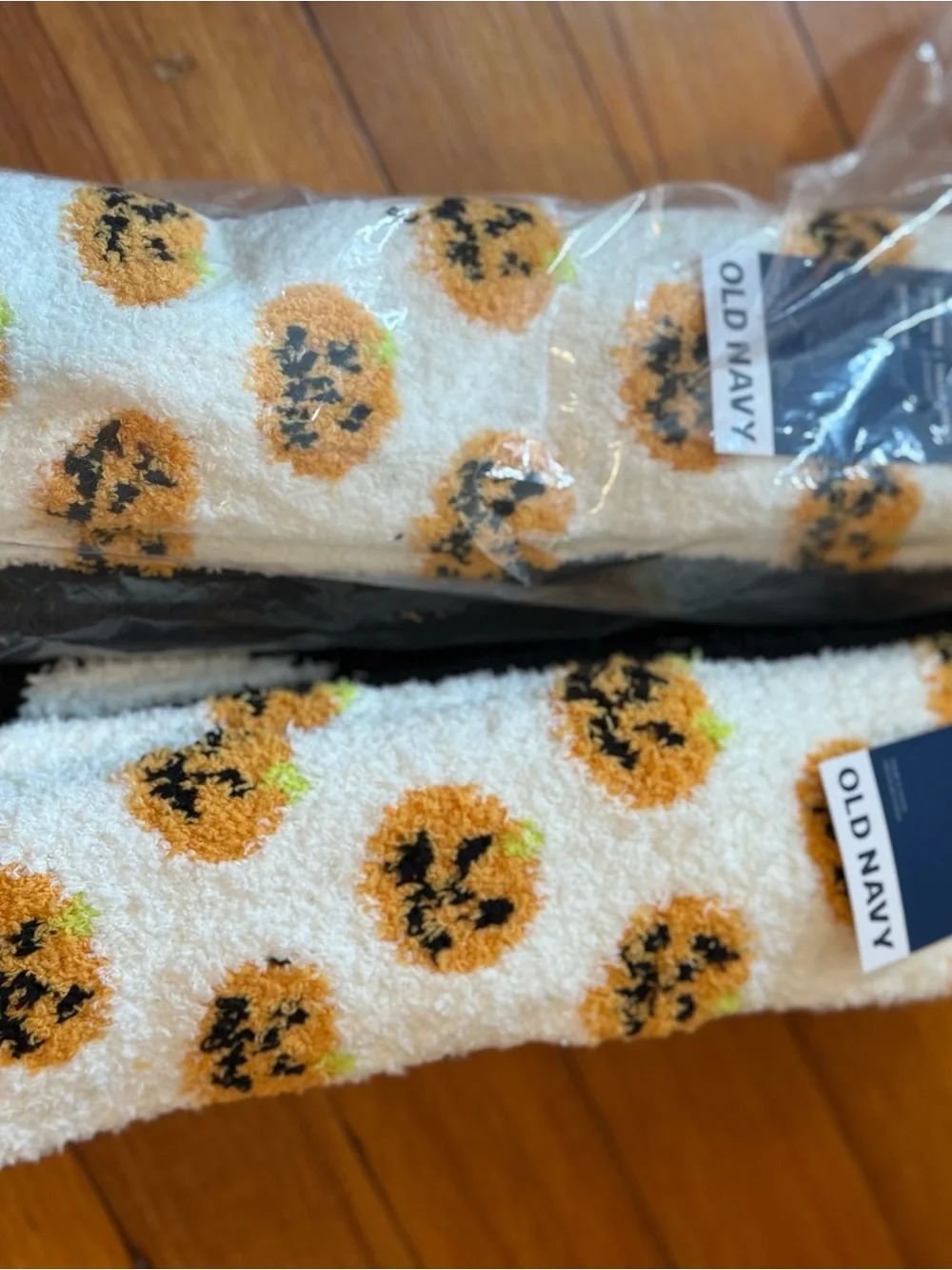 NWT Old Navy Women’s Halloween Pumpkin Cozy Socks Two 3-Packs One Size